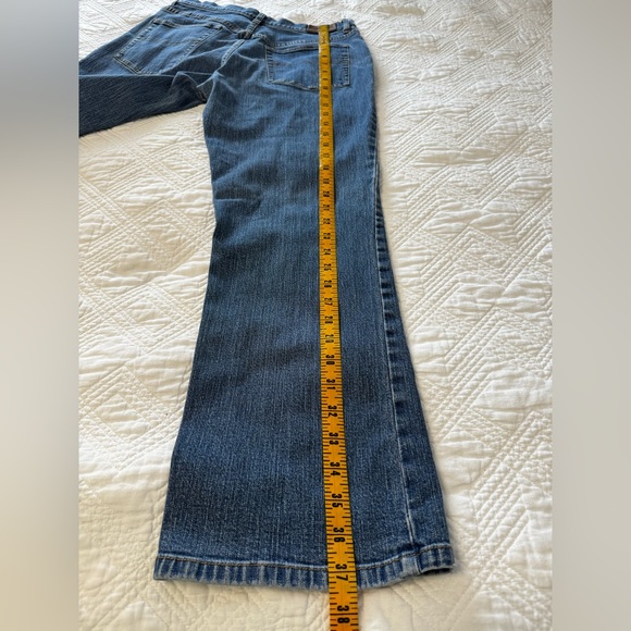 L.L. Bean Medium Wash Cotton Straight Leg Jeans Size 10P - Picture 9 of 9